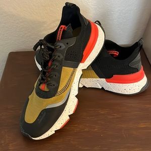 Mens Kenitic Sneaker